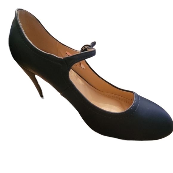 J Adam's "Pixie" Retro Mary Janes with Teardrop Cutout Size 8 1/2 - Picture 4 of 10